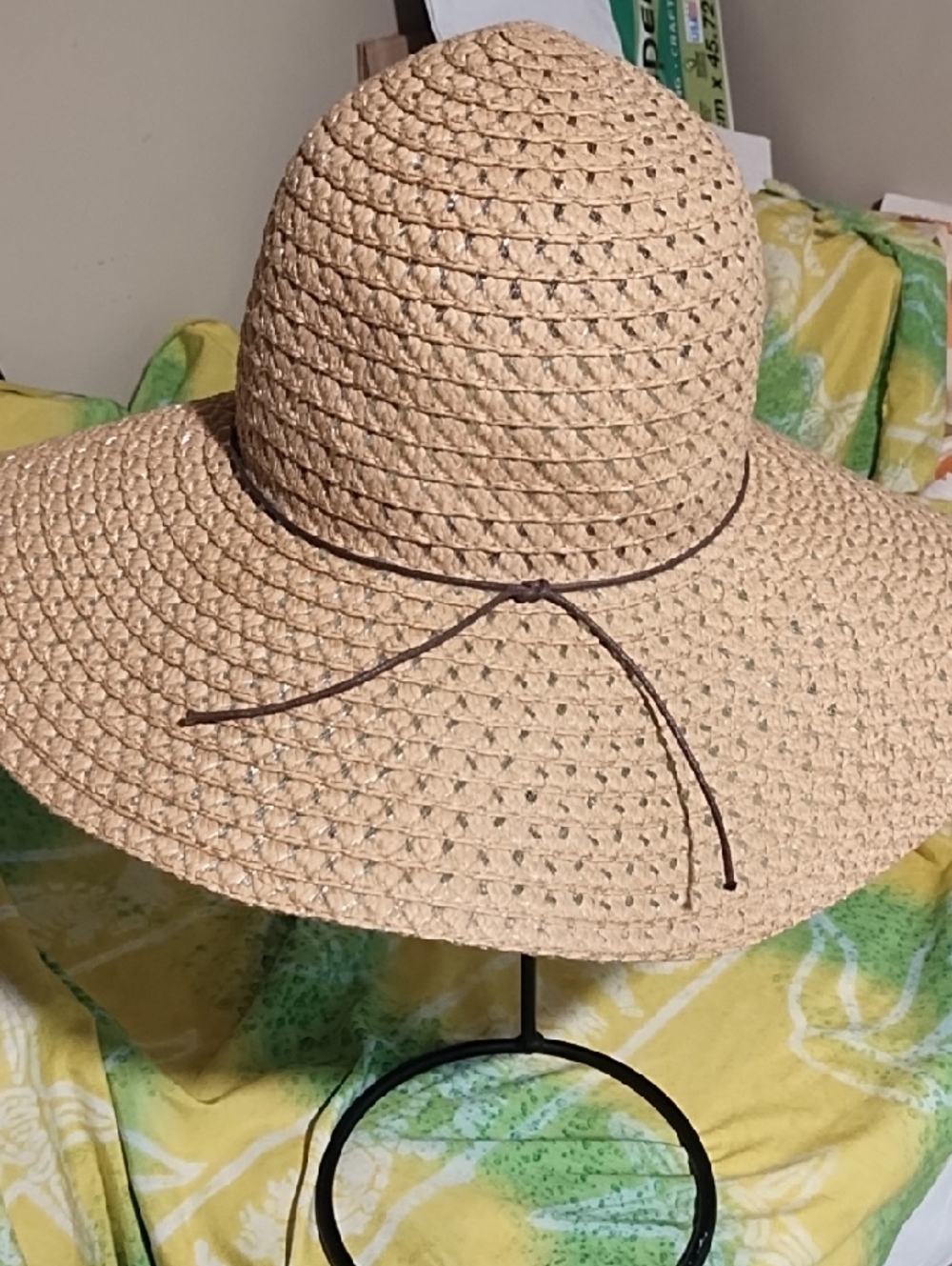 Target Natural Beige Straw Sun Hat with Brown Tie EUC.